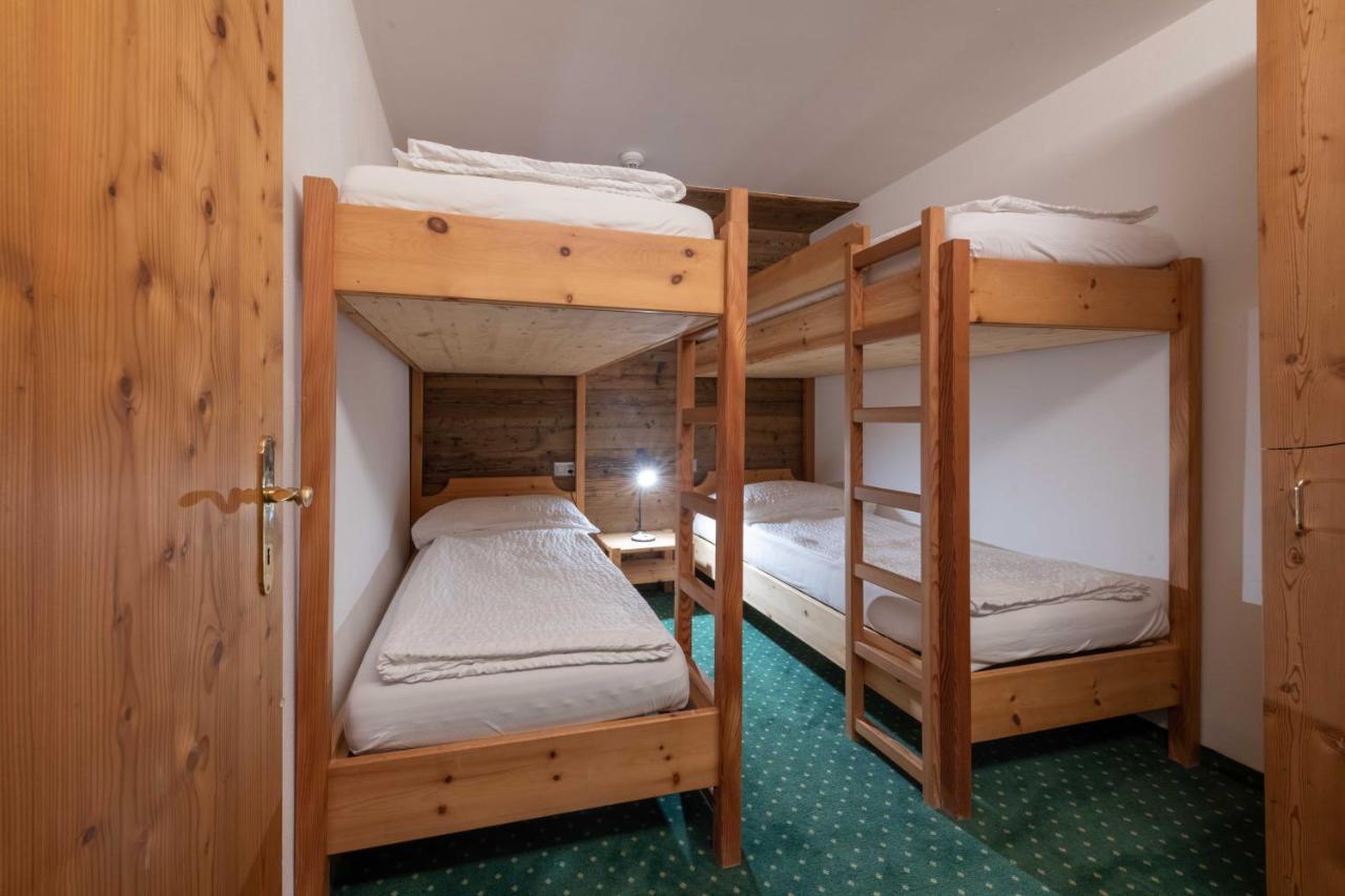ביביו Hotel Grischuna מראה חיצוני תמונה