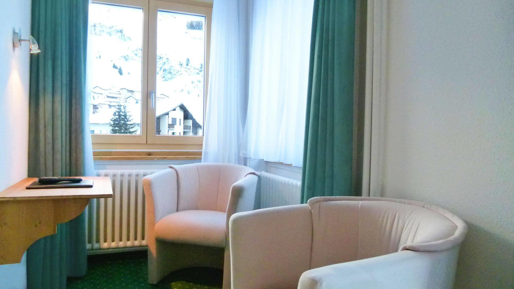 ביביו Hotel Grischuna מראה חיצוני תמונה